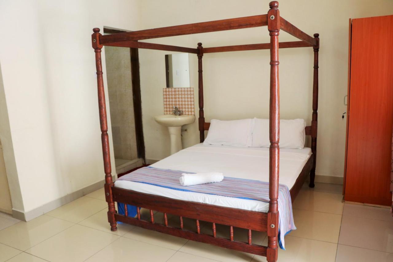 Sanana Conference Center And Holiday Resort Mombasa Exteriör bild