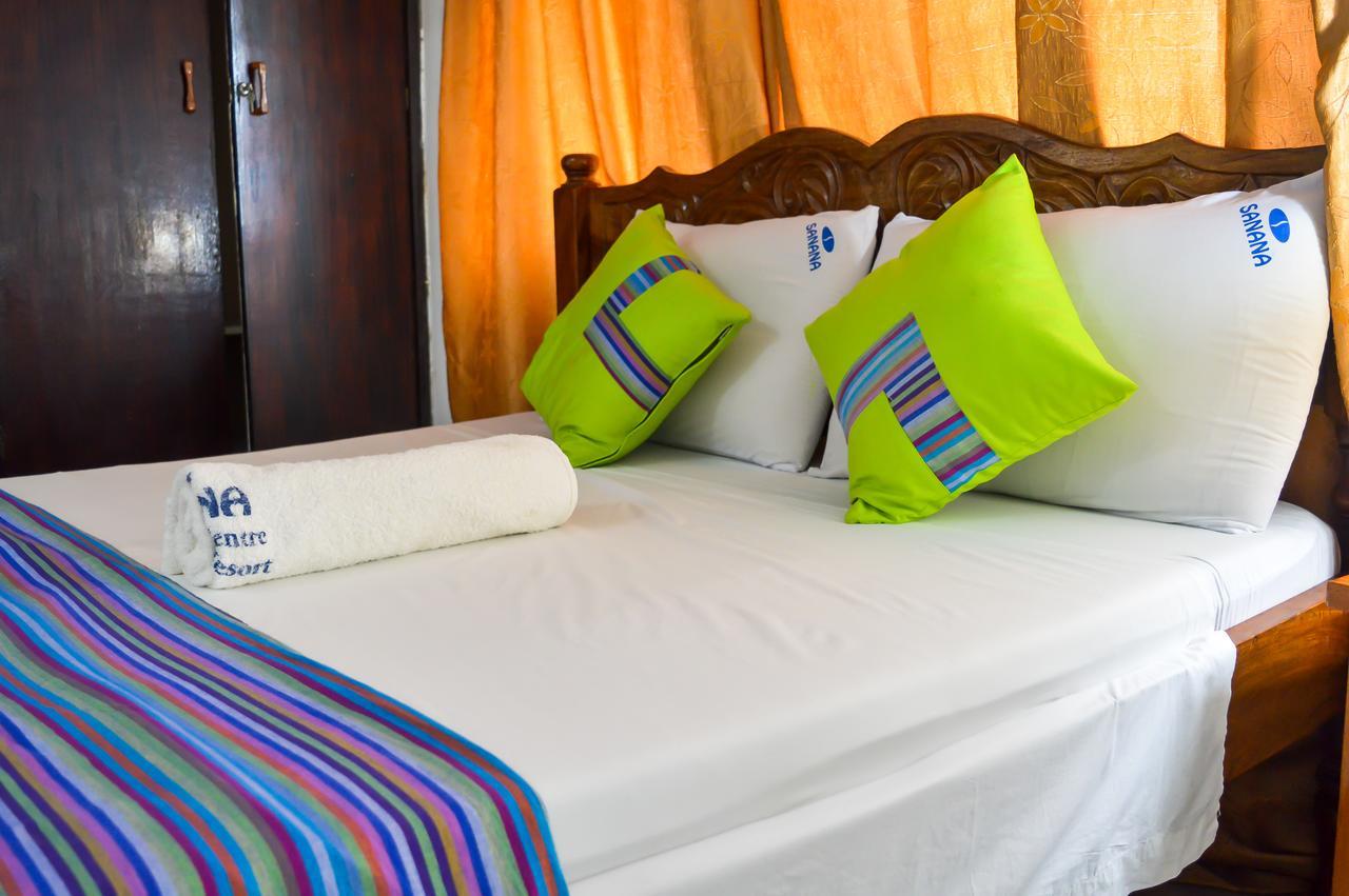 Sanana Conference Center And Holiday Resort Mombasa Exteriör bild