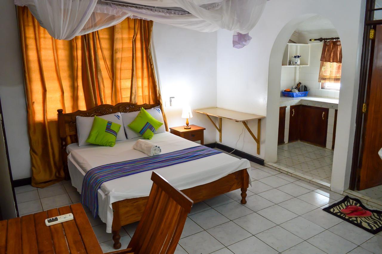 Sanana Conference Center And Holiday Resort Mombasa Exteriör bild