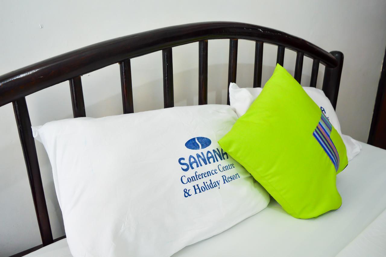 Sanana Conference Center And Holiday Resort Mombasa Exteriör bild