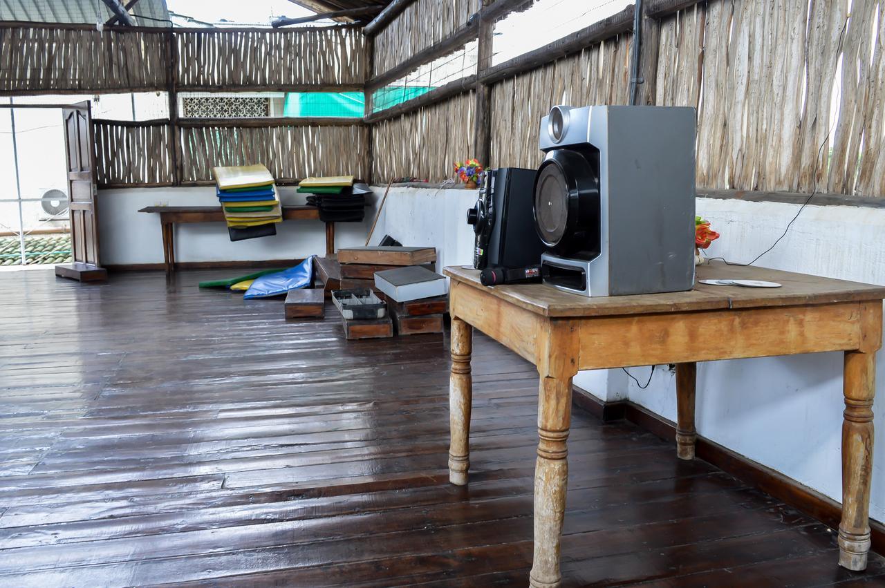 Sanana Conference Center And Holiday Resort Mombasa Exteriör bild