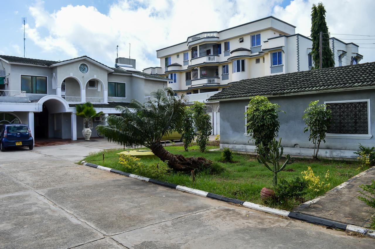 Sanana Conference Center And Holiday Resort Mombasa Exteriör bild