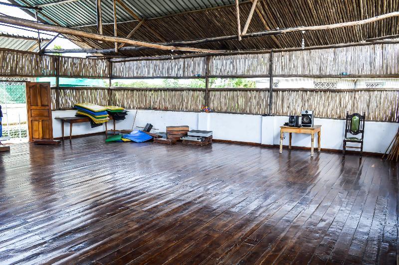 Sanana Conference Center And Holiday Resort Mombasa Exteriör bild